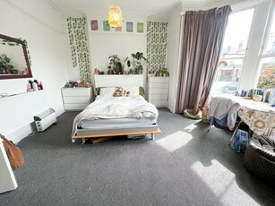 6 bedroom end of terrace house for rent in Redland Park, Redland, Bristol, BS6