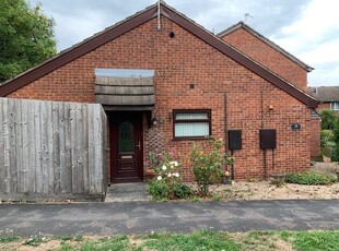 Bungalow to rent in Roundhill Way, Loughborough, Leicestershire LE114Wb LE11