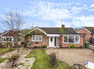 Detached bungalow to rent in Kennington, Oxford OX1