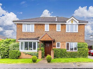 Detached house for sale in Yew Tree Drive, Bovingdon, Hemel Hempstead, Hertfordshire HP3