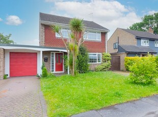 Detached house to rent in Gibbons Close, Sandhurst GU47