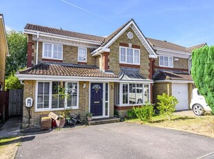 Detached house to rent in High Wycombe, Buckinghamshire HP11