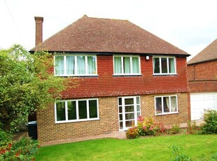 Detached house to rent in High Wycombe, Buckinghamshire HP13