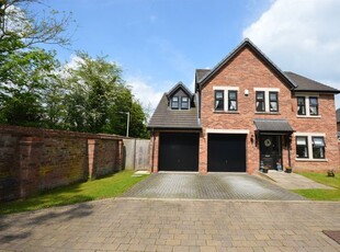 Detached house to rent in Vicarage Close, High Lane, Stockport SK6