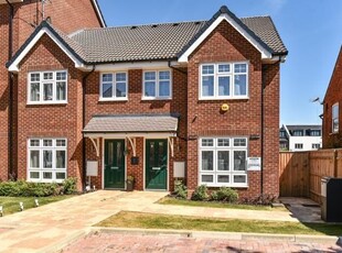 End terrace house to rent in High Wycombe, Buckinghamshire HP13