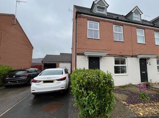 End terrace house to rent in Lark Close, Corby NN18