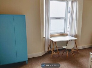 End terrace house to rent in St. Martins Place, Brighton BN2