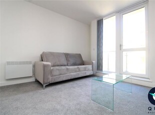 Flat to rent in Adelphi Wharf 2, 9 Adelphi Street, Salford, Greater Manchester M3