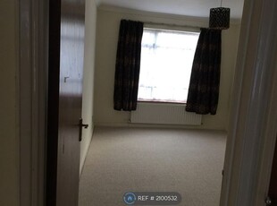 Flat to rent in Alexandra Road, Watford WD17