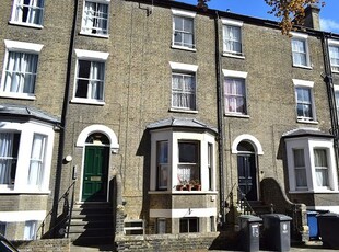 Flat to rent in Bateman Street, Cambridge CB2