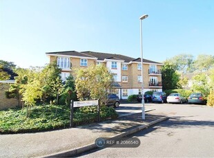 Flat to rent in Biggin Hill Close, Kingston Upon Thames KT2