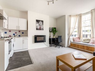 Flat to rent in Cannon Place, Brighton BN1