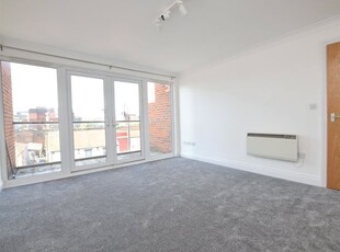 Flat to rent in Centre View, 46-48 Victoria Road, Romford RM1