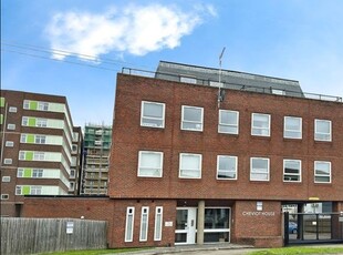 Flat to rent in Cheviot House, Baxter Avenue, Southend-On-Sea, Essex SS2