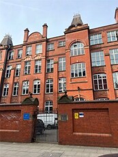 Flat to rent in Chorlton Street, Manchester, Greater Manchester M1