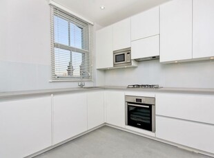 Flat to rent in Court Lodge, Sloane Square, London SW1W