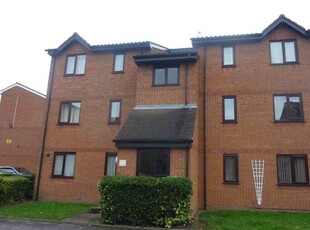 Flat to rent in Courtlands Close, Watford WD24