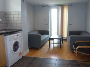 Flat to rent in Daniel Street, Cathays CF24