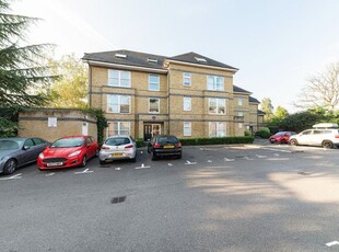 Flat to rent in Flat 4 Steeple Court, Vicarage Road, Egham TW20