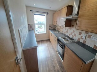 Flat to rent in Halls Road, Kingswood, Bristol BS15