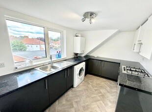 Flat to rent in Hornchurch Road, Hornchurch RM11
