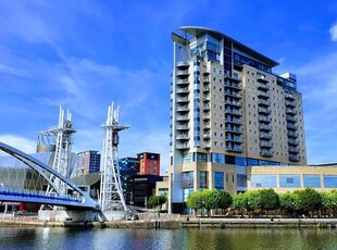 Flat to rent in Imperial Point, Salford Quays M50