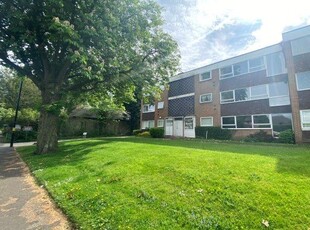 Flat to rent in Kingston Court, Sutton Coldfield B74