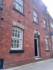 Flat to rent in Millstone Lane, Leicester LE1