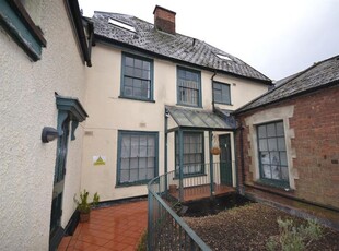 Flat to rent in Mint Court, The Mint, Exeter EX4