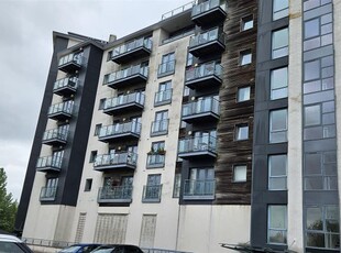 Flat to rent in Overstone Court, Cardiff CF10