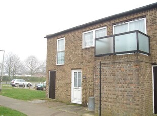 Flat to rent in Ripon Road, Stevenage SG1