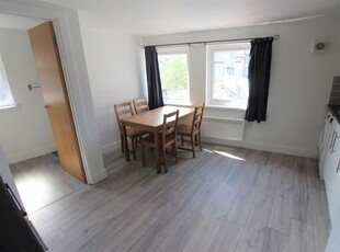 Flat to rent in Salisbury Road, Cathays, Cardiff CF24