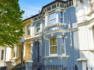 Flat to rent in Shaftesbury Road, Brighton BN1