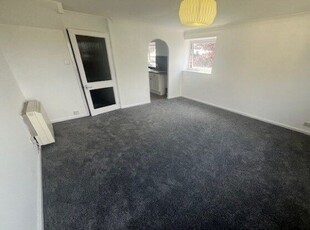 Maisonette to rent in St. James Court, Torpoint PL11