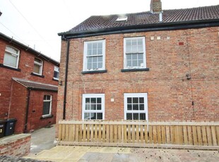 Flat to rent in Station Houses, Ousegate, Selby YO8