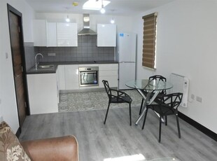 Flat to rent in Stretford Road, Old Trafford, Manchester M16