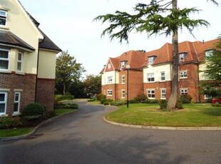Flat to rent in The Dene, Poole BH13
