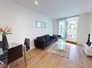 Flat to rent in Waterhouse Apartments, Saffron Central Square, Croydon CR0