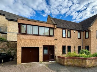 Flat to rent in Welland Mews, Stamford PE9