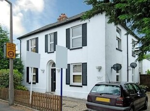 Flat to rent in Winkfield, Berkshire SL4