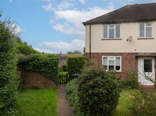 Maisonette to rent in Greenstede Avenue, East Grinstead RH19