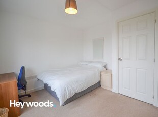 Room to rent in Room At Valley View, Newcastle-Under-Lyme, Staffordshire ST5