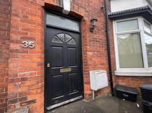 Room to rent in Victoria Road, Swindon SN1