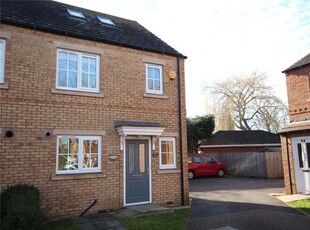 Semi-detached house to rent in Chatsworth Close, Laceby, Grimsby DN37