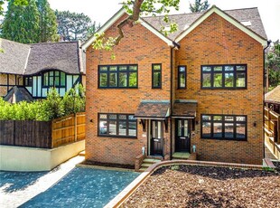 Semi-detached house to rent in Luton Road, Harpenden, Hertfordshire AL5