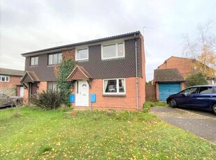Semi-detached house to rent in Tamar Way, Wokingham, Berkshire RG41