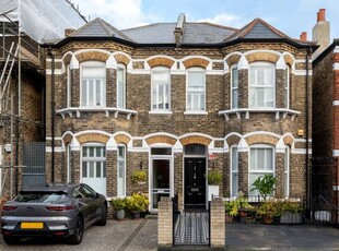 Semi-detached house to rent in Underhill Road, East Dulwich, East Dulwich, London SE22