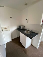 Studio flat for rent in Ashley Road, Parkstone, Poole, BH14