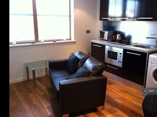Studio flat for rent in Wellington Street, Leeds, LS1