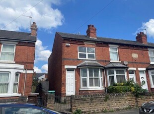 Terraced house to rent in Broomhill Road, Nottingham NG6